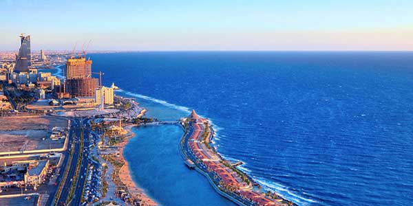 كم دولة تطل على البحر الأحمر